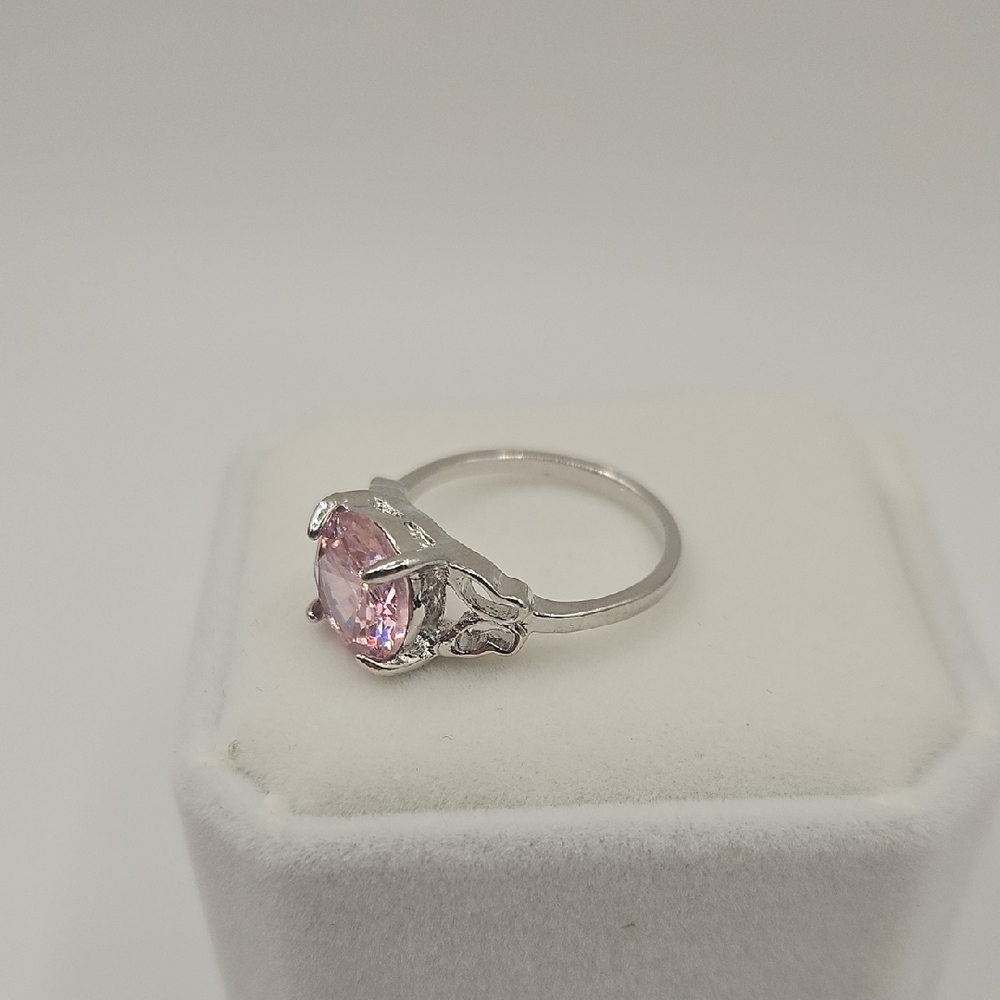 Source Unknown Silver Ring With Pink Stone - image 3